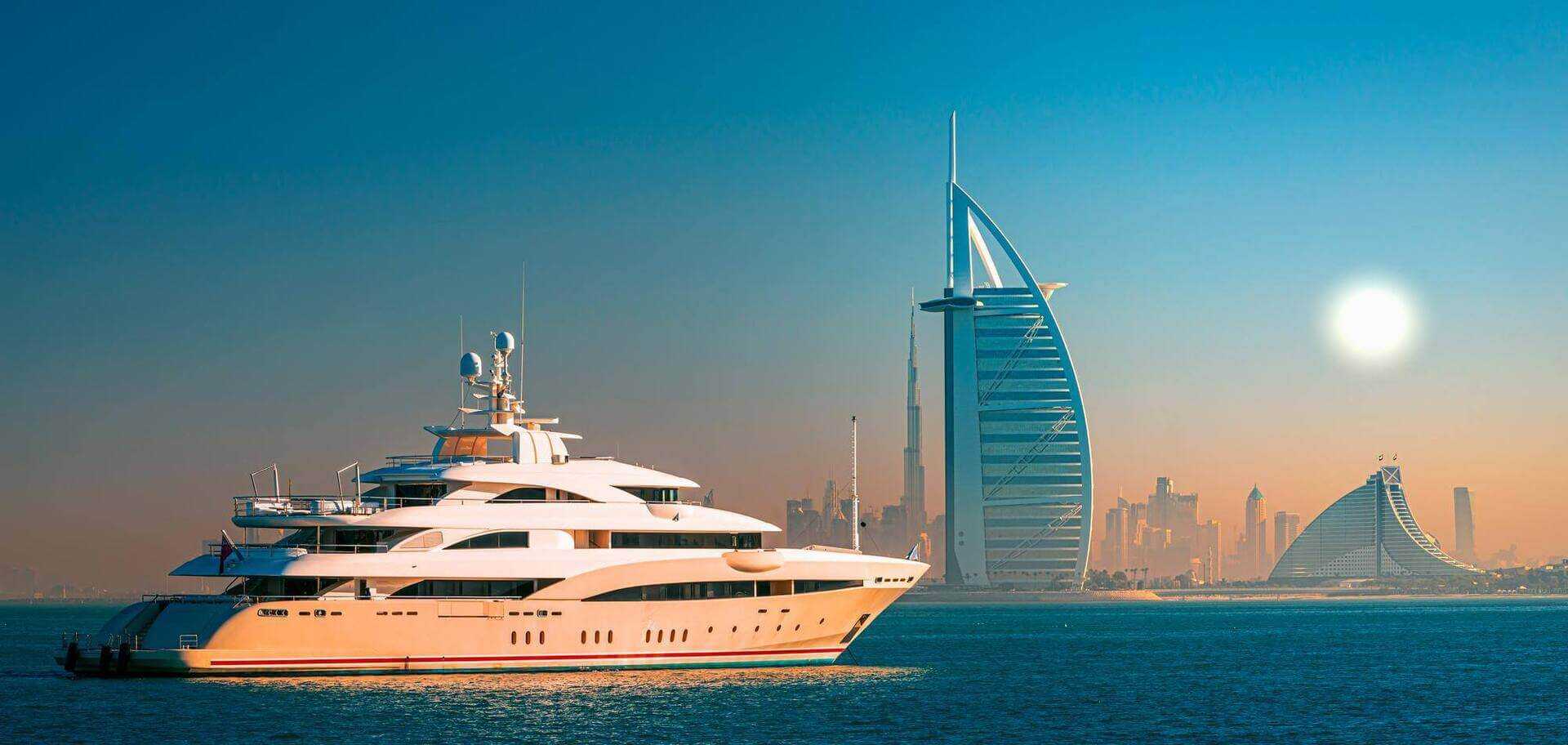 Dubai Luxury Yacht Tour